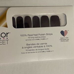 💅2/$10 color street nails!